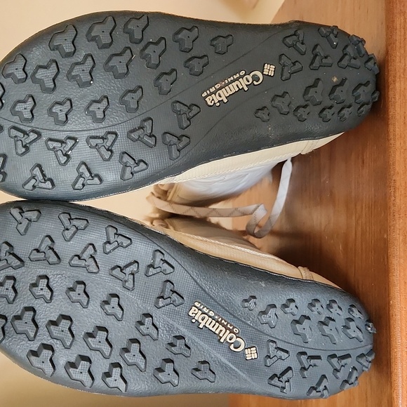 COLUMBIA waterproof off white womans size 7 winter boots - Picture 5 of 12